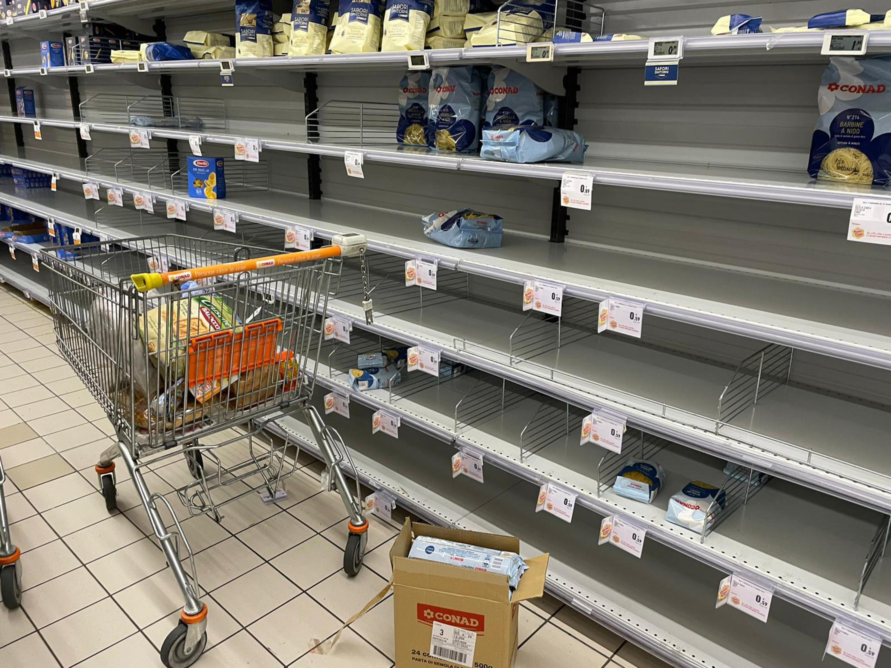 Psicosi da guerra: assalto ai supermercati