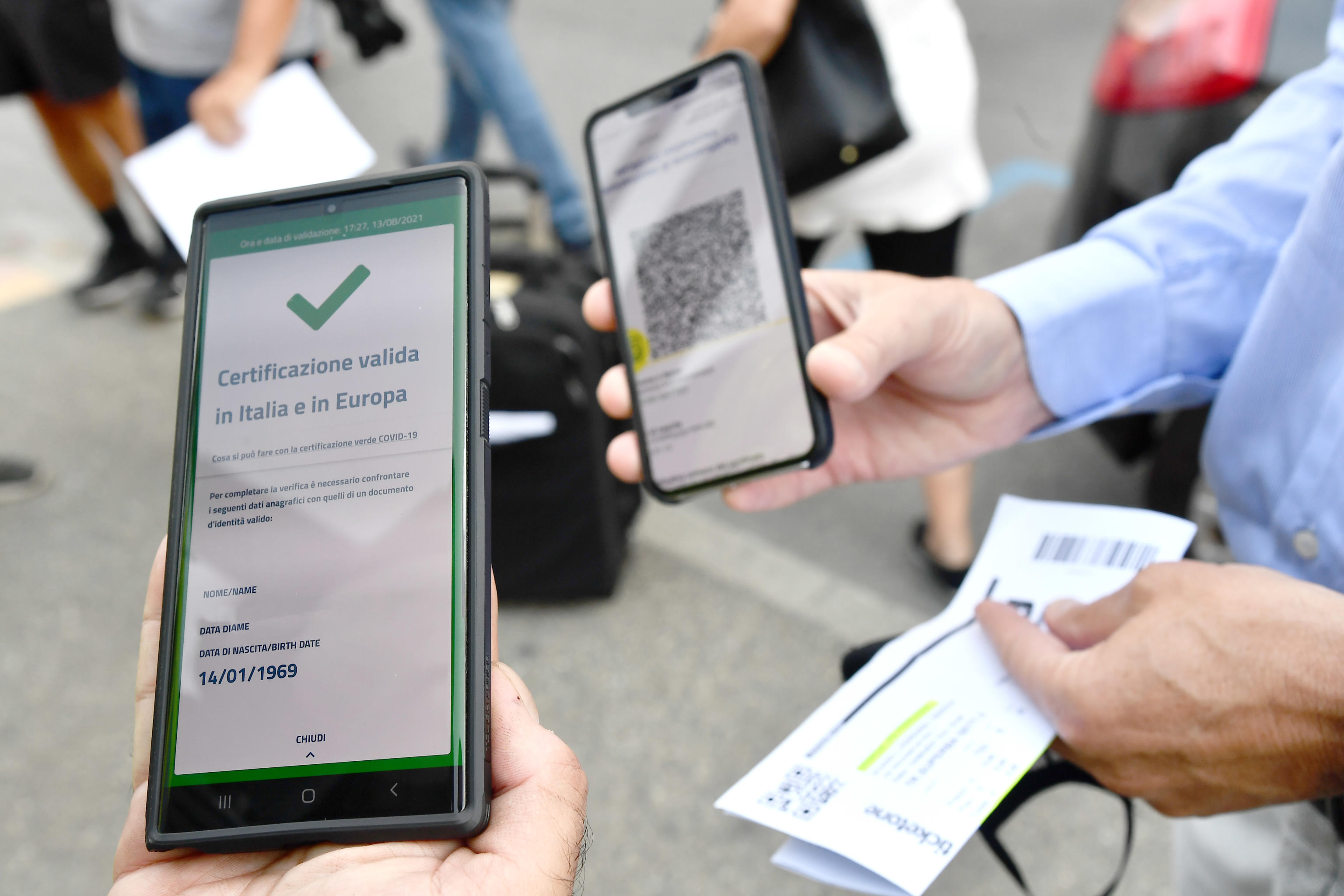 Green pass, maxi-blitz della psicopolizia