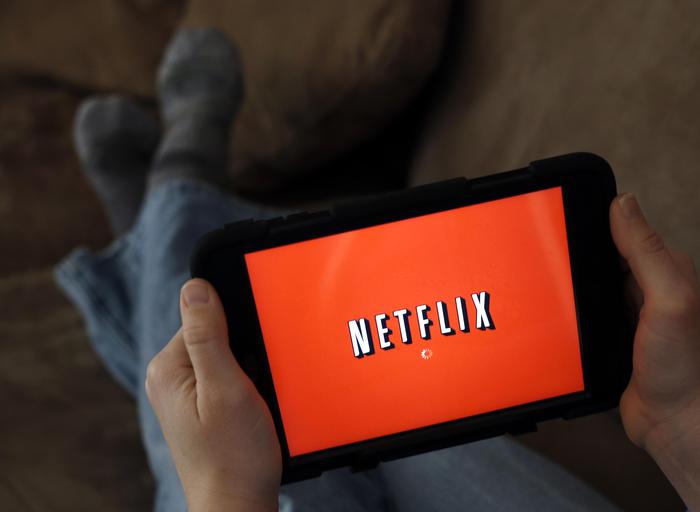 Usa, stretta Netflix: pensa al pagamento per account condivisi