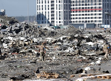 Ucraina: Mariupol a ferro e fuoco