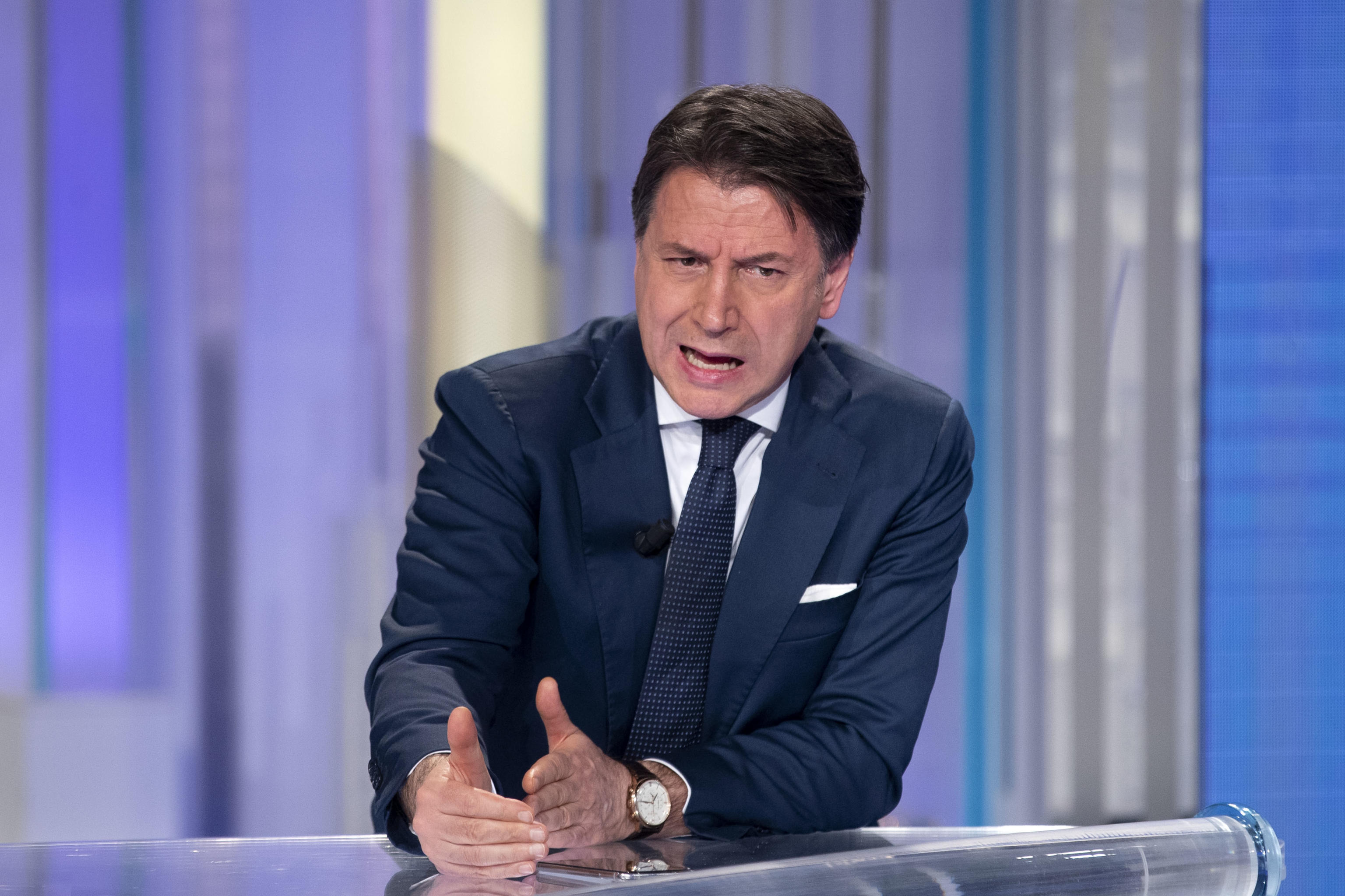 Ucraina, Conte: “M5s voterà no ad aumento spese militari”