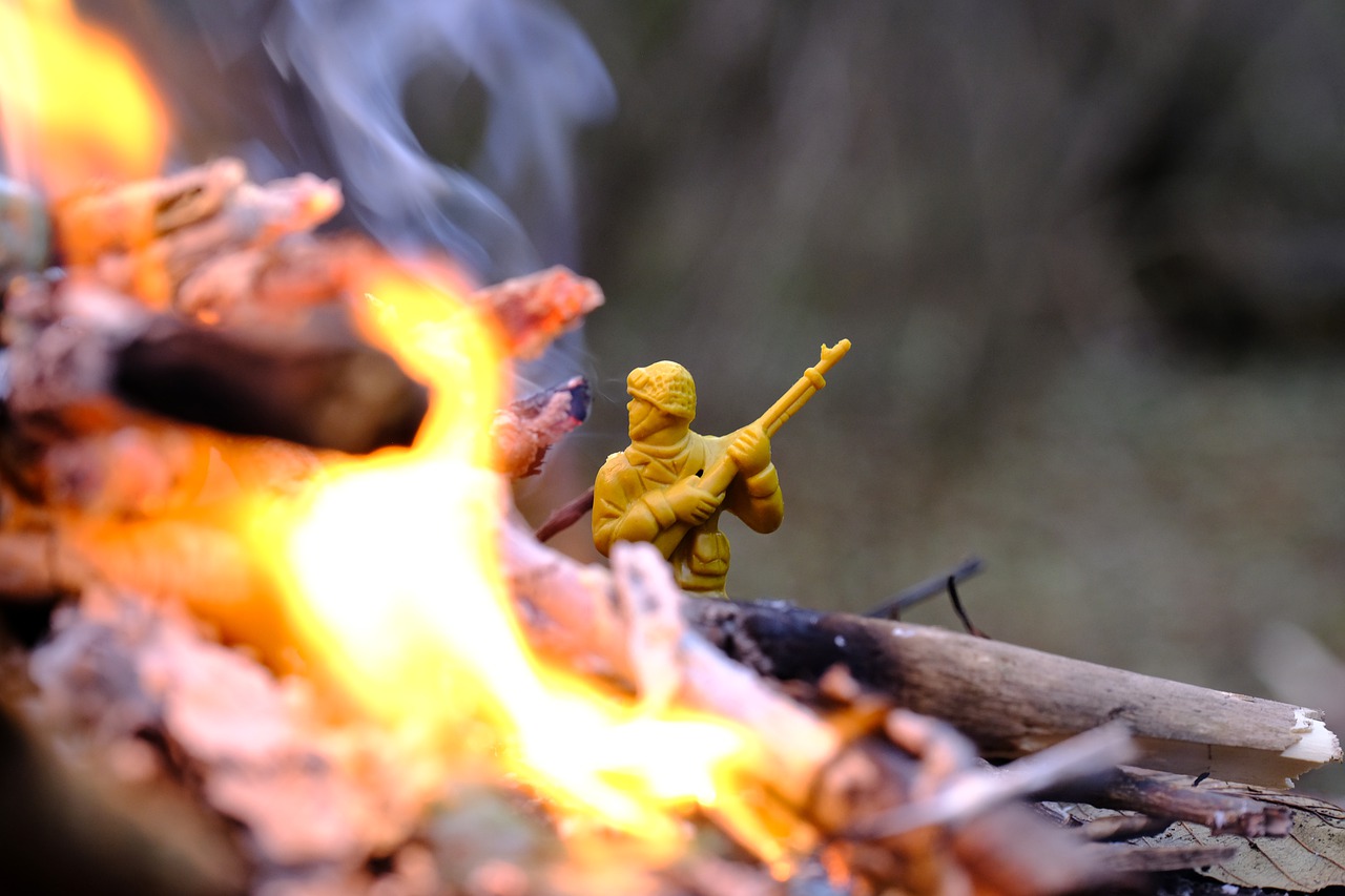 La ricerca del nemico esterno