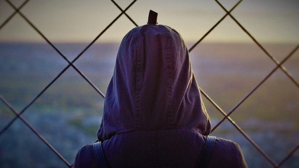 Amnesty: “In Francia disparità trattamento fra afghani e ucraini” 