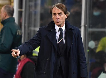 Roberto Mancini resta e punta al Mondiale 2026