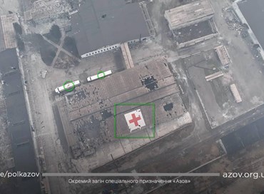Mariupol, bombe su edificio della Croce Rossa