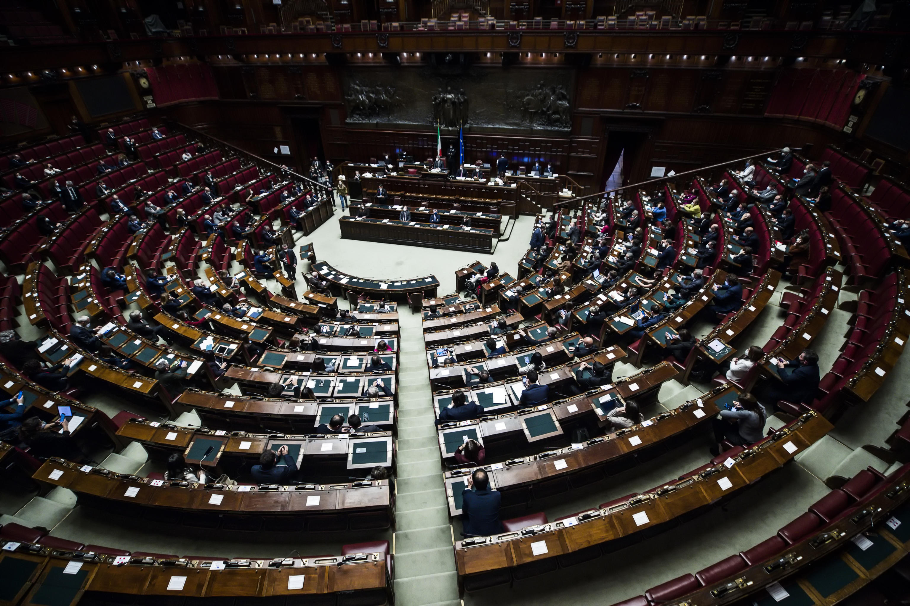 Una rivoluzione: il ritorno al primato della politica