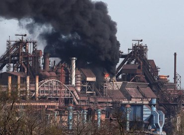 Ucraina, raid e tentativi di tregua