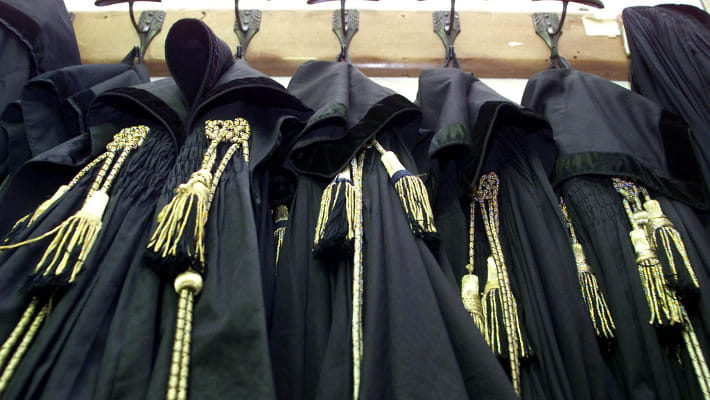 Se anche i magistrati comprano una pagina intera