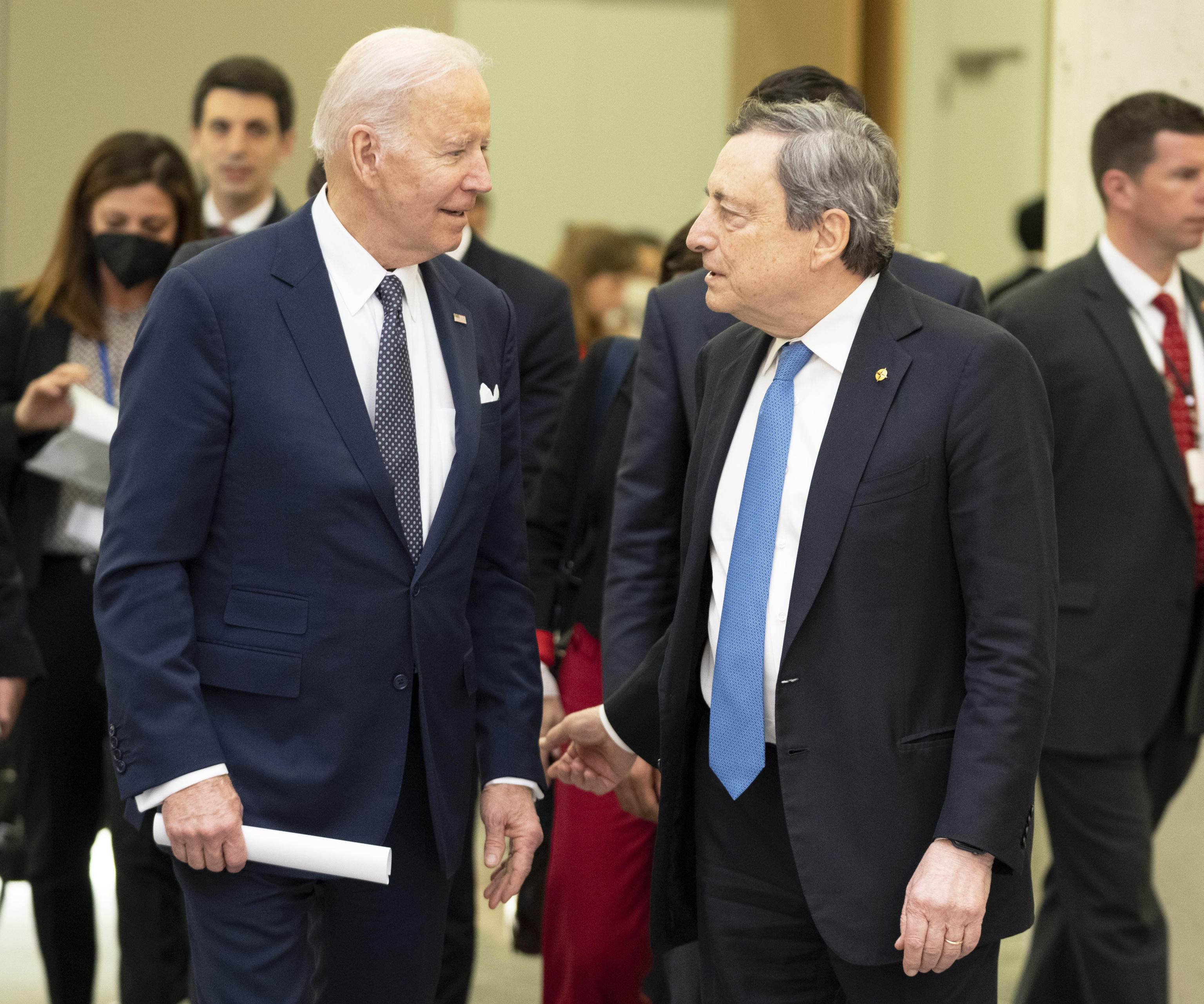 Draghi-Biden, retorica moralista e interessi europei