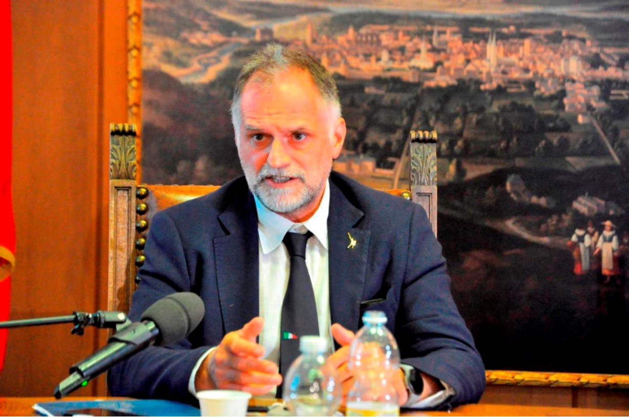 Turismo, Garavaglia: “Assumere stranieri per salvare l’estate”