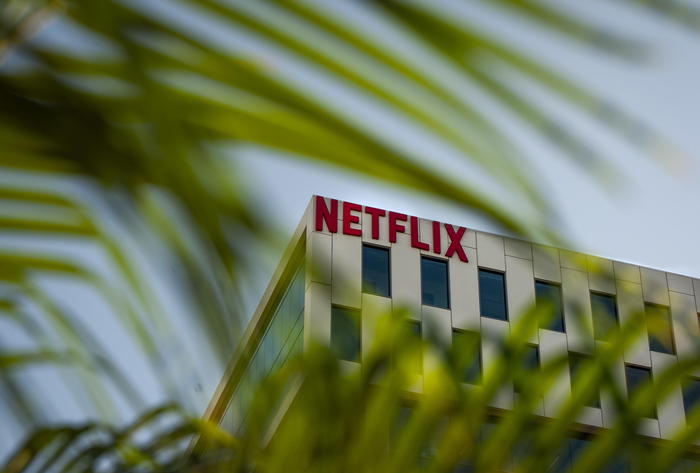 Netflix: taglio posti di lavoro e calo di abbonati