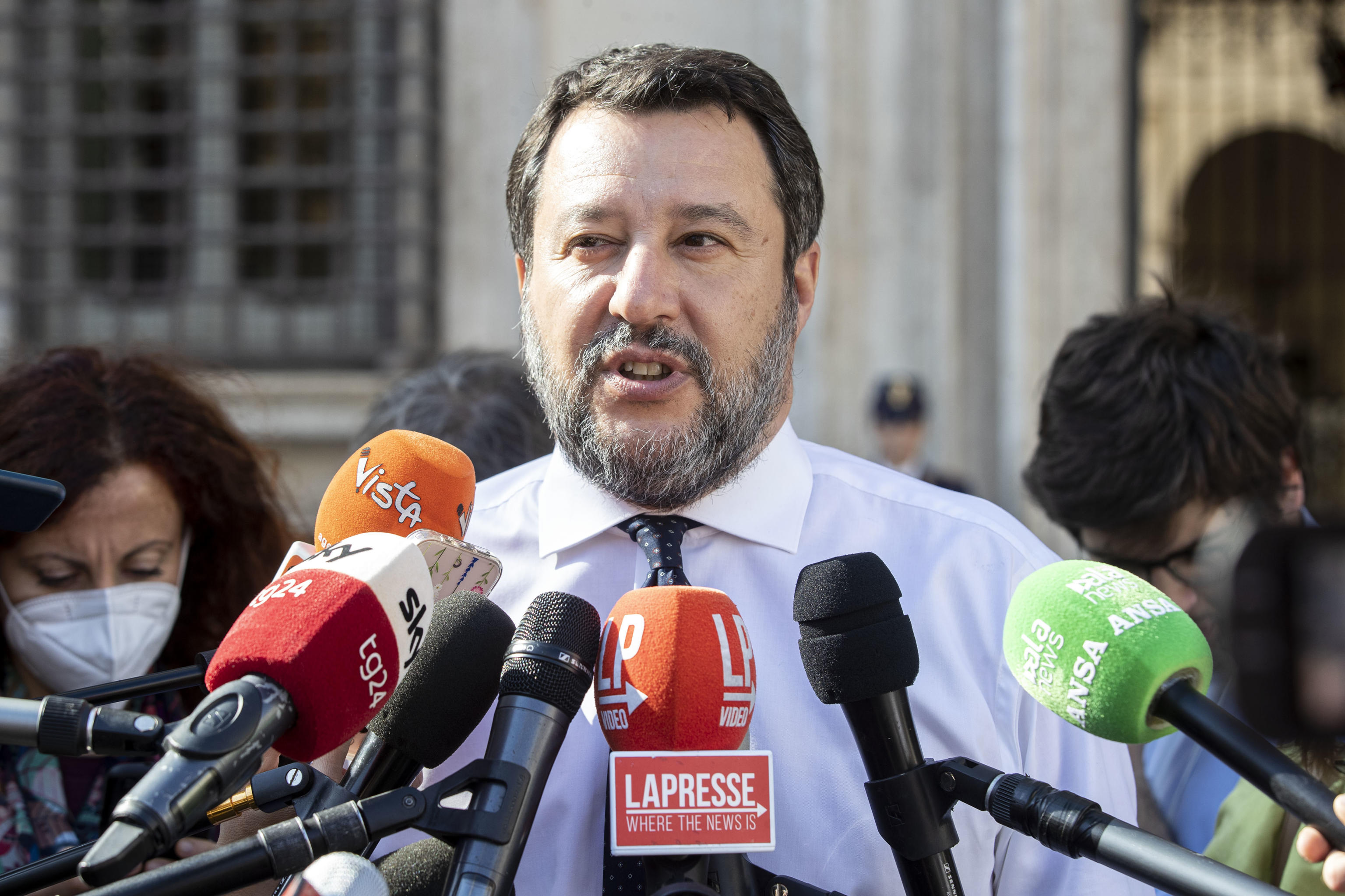 Se Salvini dice “no” all’invio delle armi