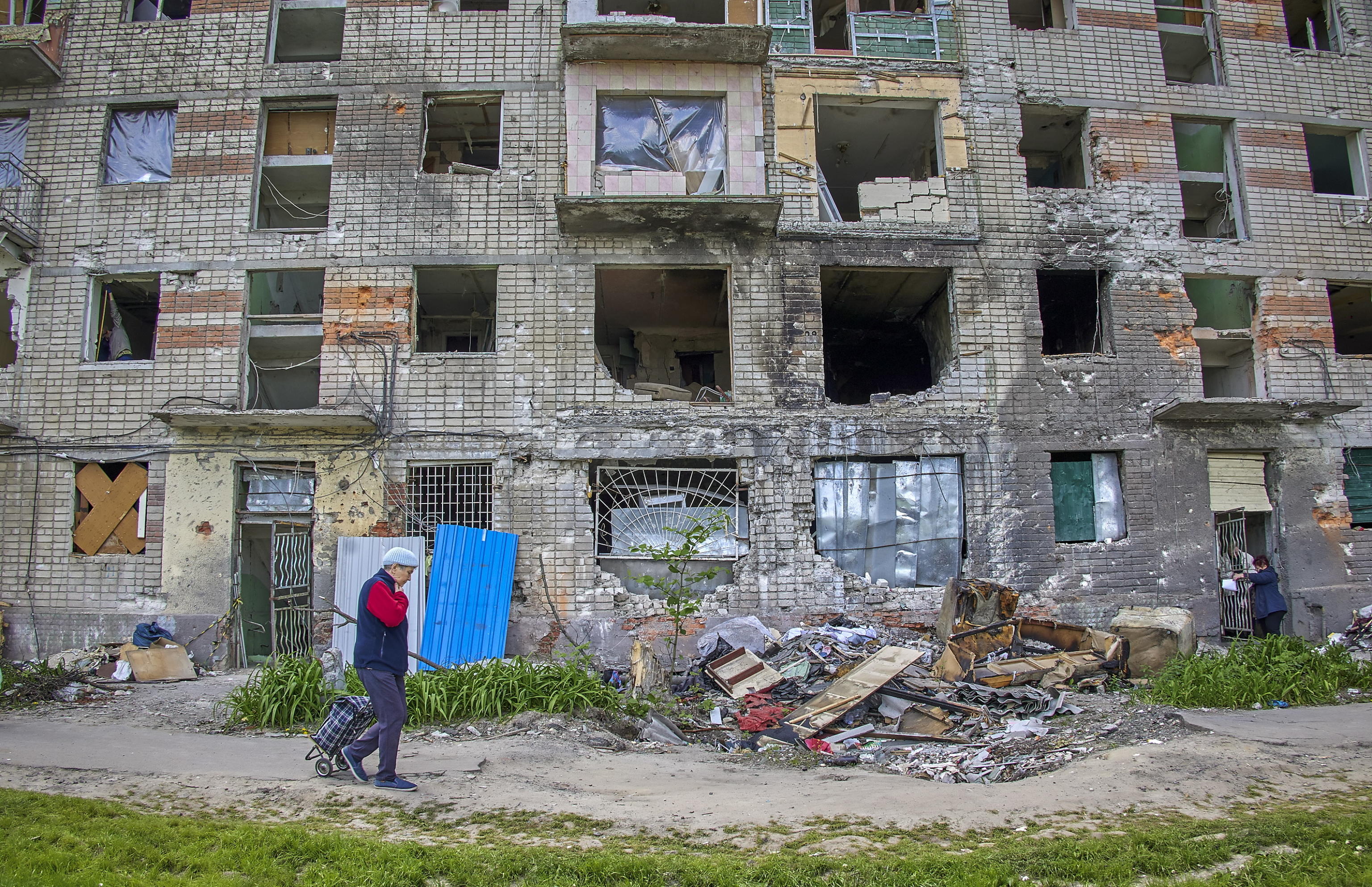 “Bombardamenti a Kharkiv”, Sanna Marin a Irpin