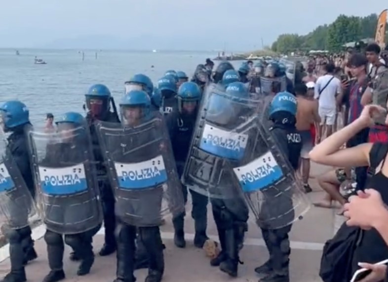 Il 2 giugno di sinistra è maxirissa