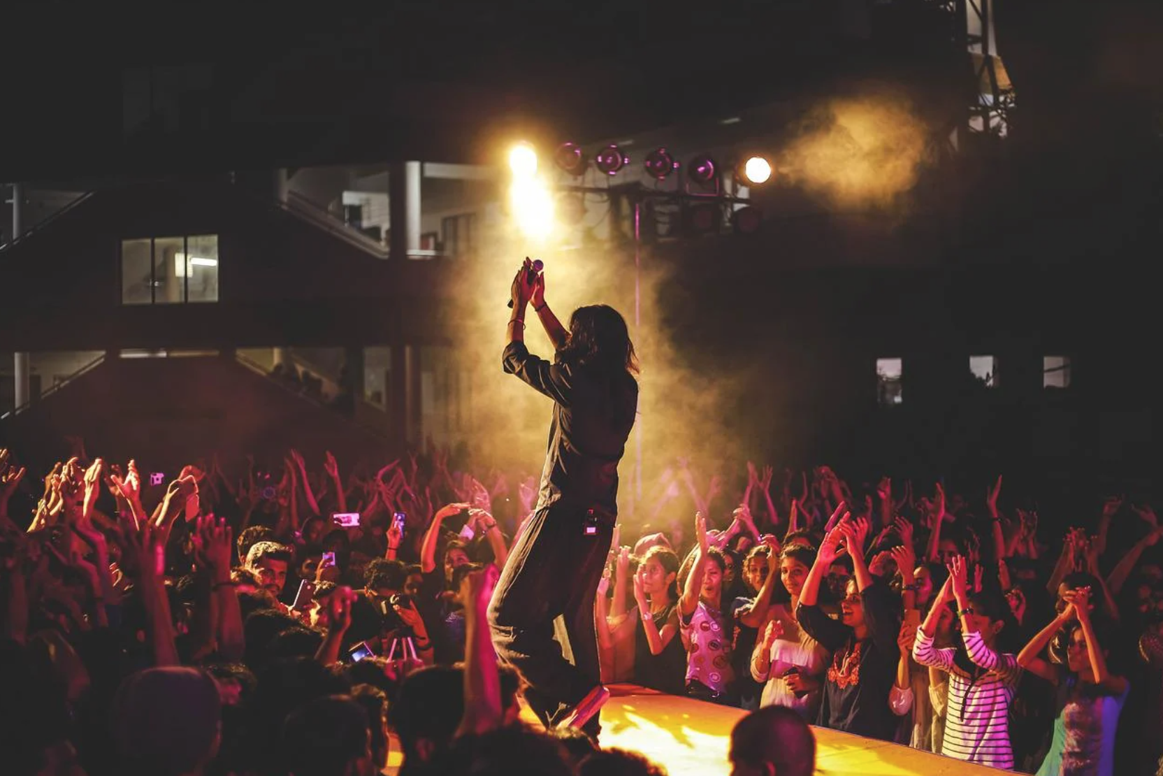 Spettacolo dal vivo: una legge con poche luci e tante ombre