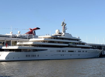 Il viaggio degli yacht di Abramovič per evitare le sanzioni