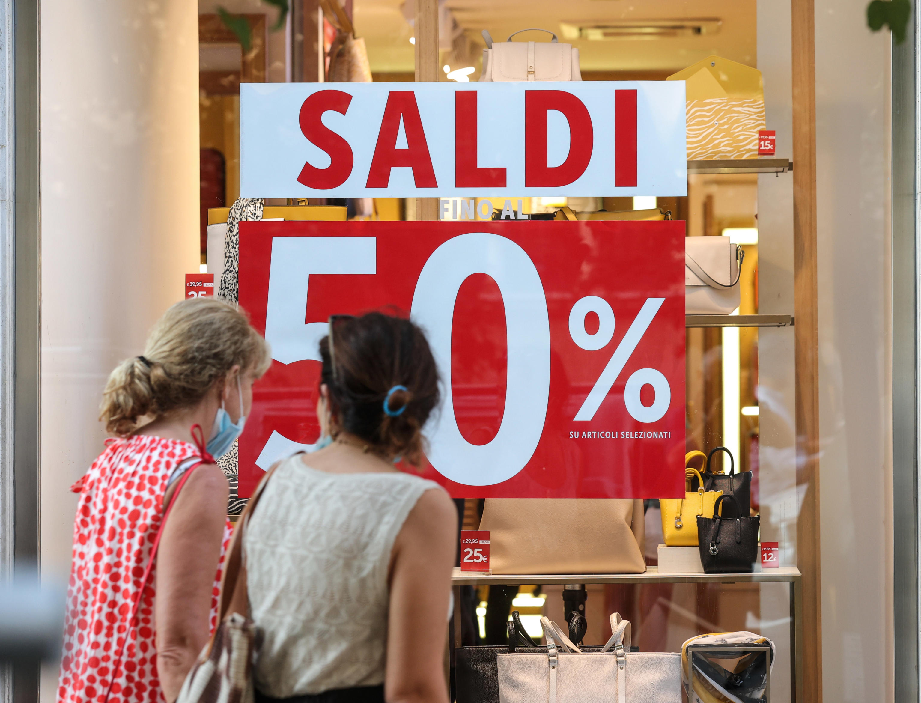 Saldi estivi, si parte domani