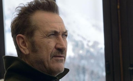 Giallini polemico: “Rocco Schiavone su Rai 1 è un errore”