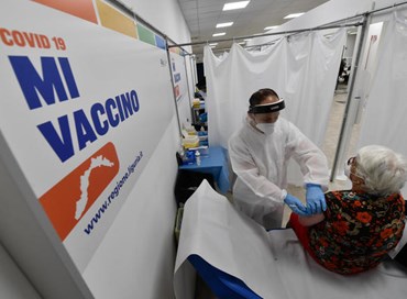 Covid: chi ha sintomi e non fa il tampone, parla Sileri