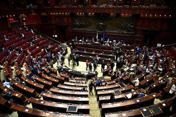 Elezioni subito