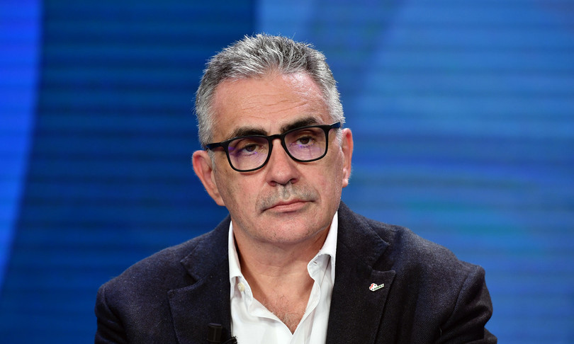 Vaccini e confronto scientifico: il parere di Pregliasco (video)