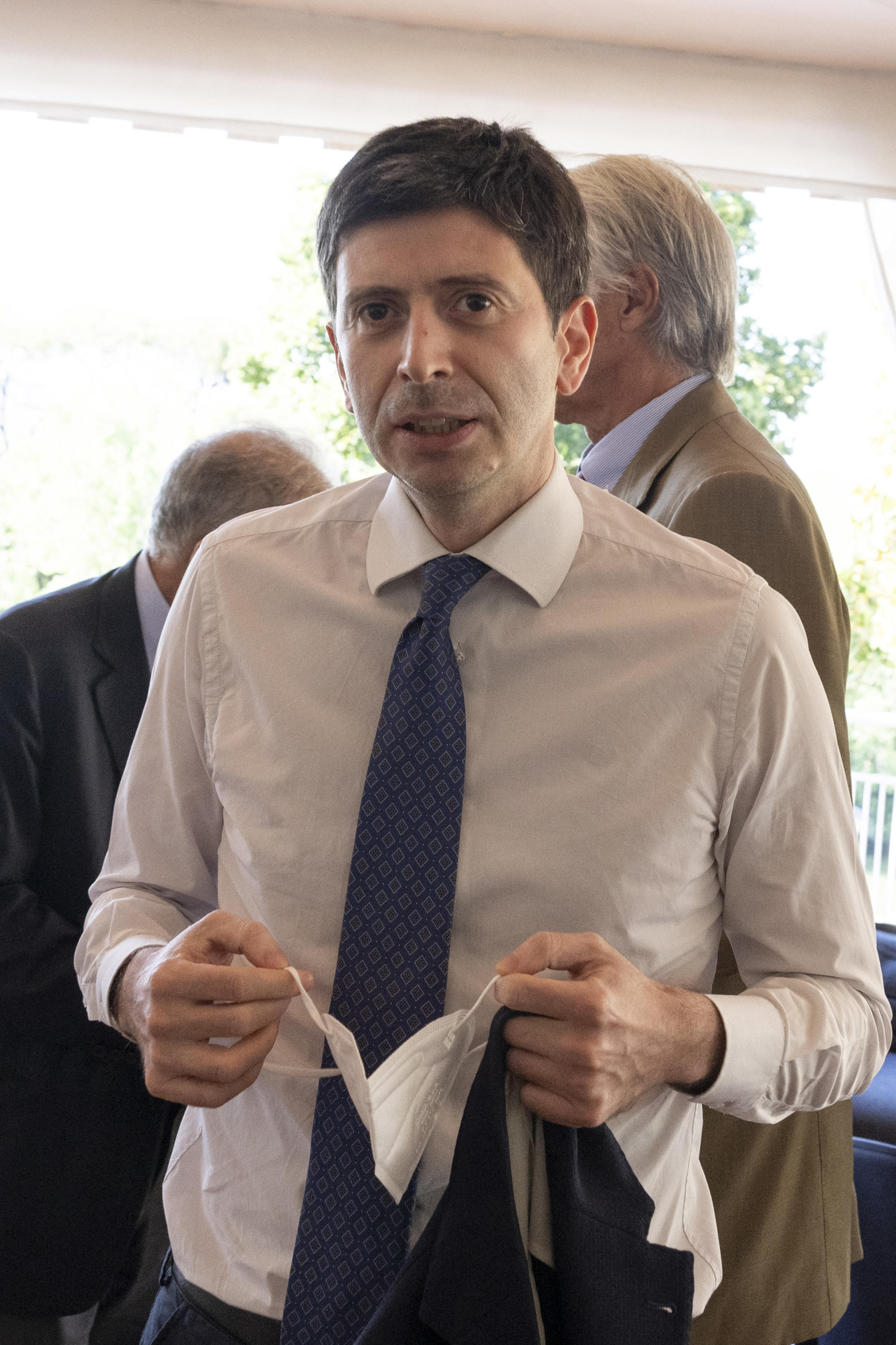 Virologi a caccia di poltrone