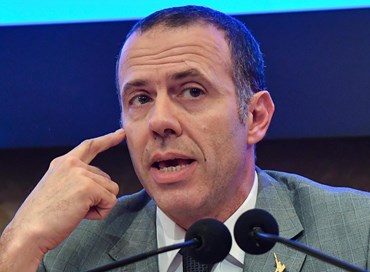 “Rivedere le sanzioni a Putin. Senza gas non ce la faremo”