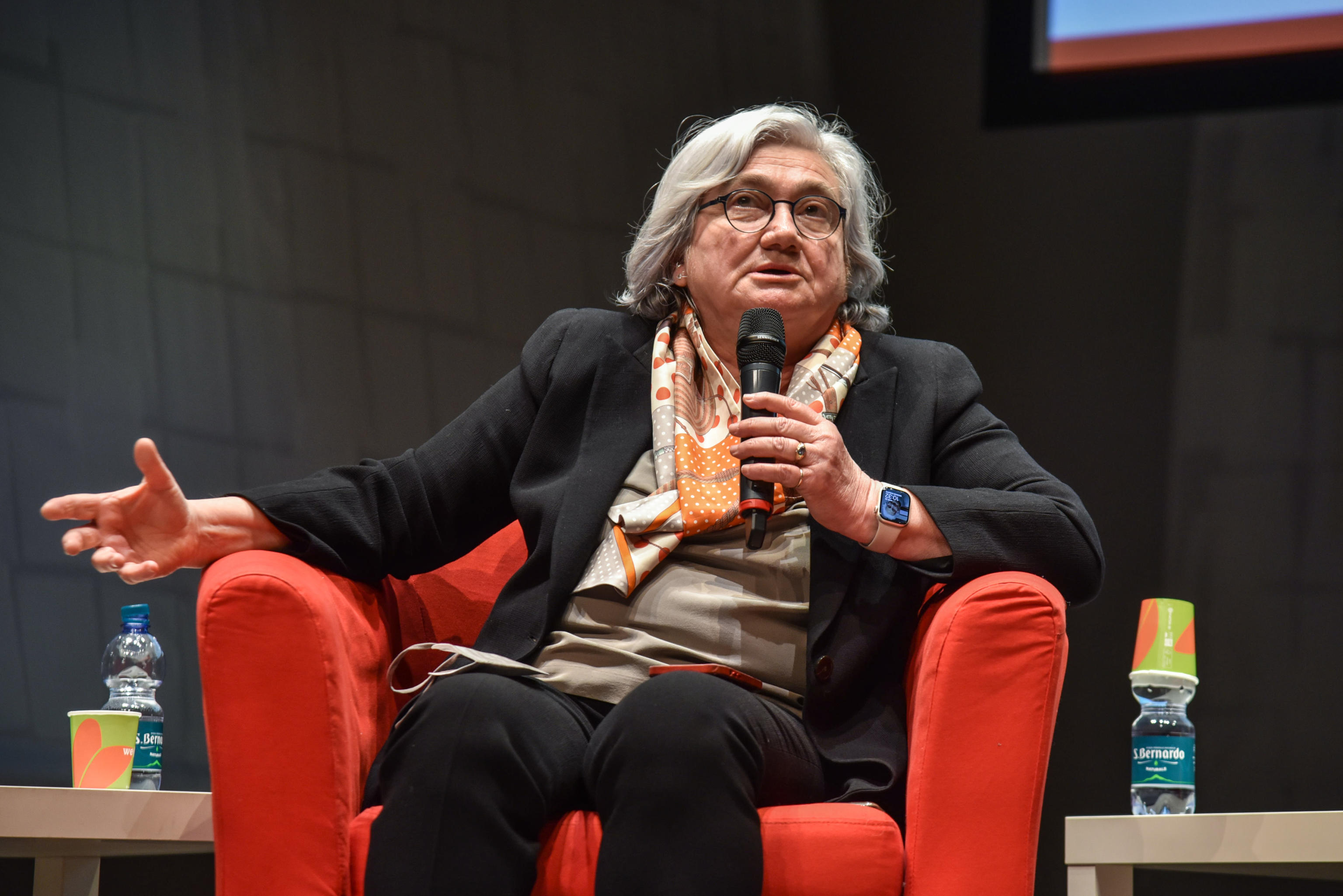 Pd, Bindi: “Si dovrebbe pensare allo scioglimento”