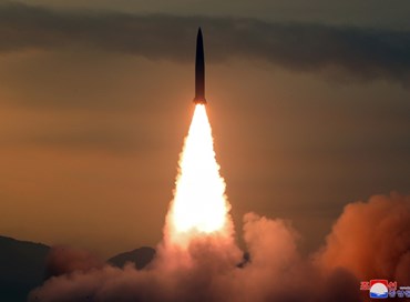 Corea del Nord, nuovo lancio di missili a lungo raggio
