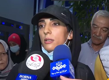 Iran, Rekabi costretta all’abiura