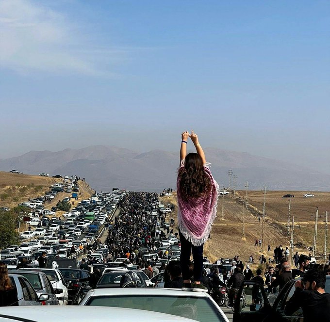 Le donne iraniane sfidano la paura