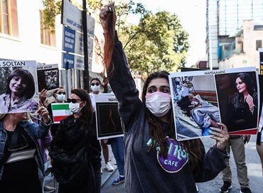 Le donne iraniane contro la tanatocrazia di regime