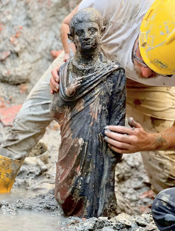 San Casciano come Riace, il fango restituisce un tesoro etrusco