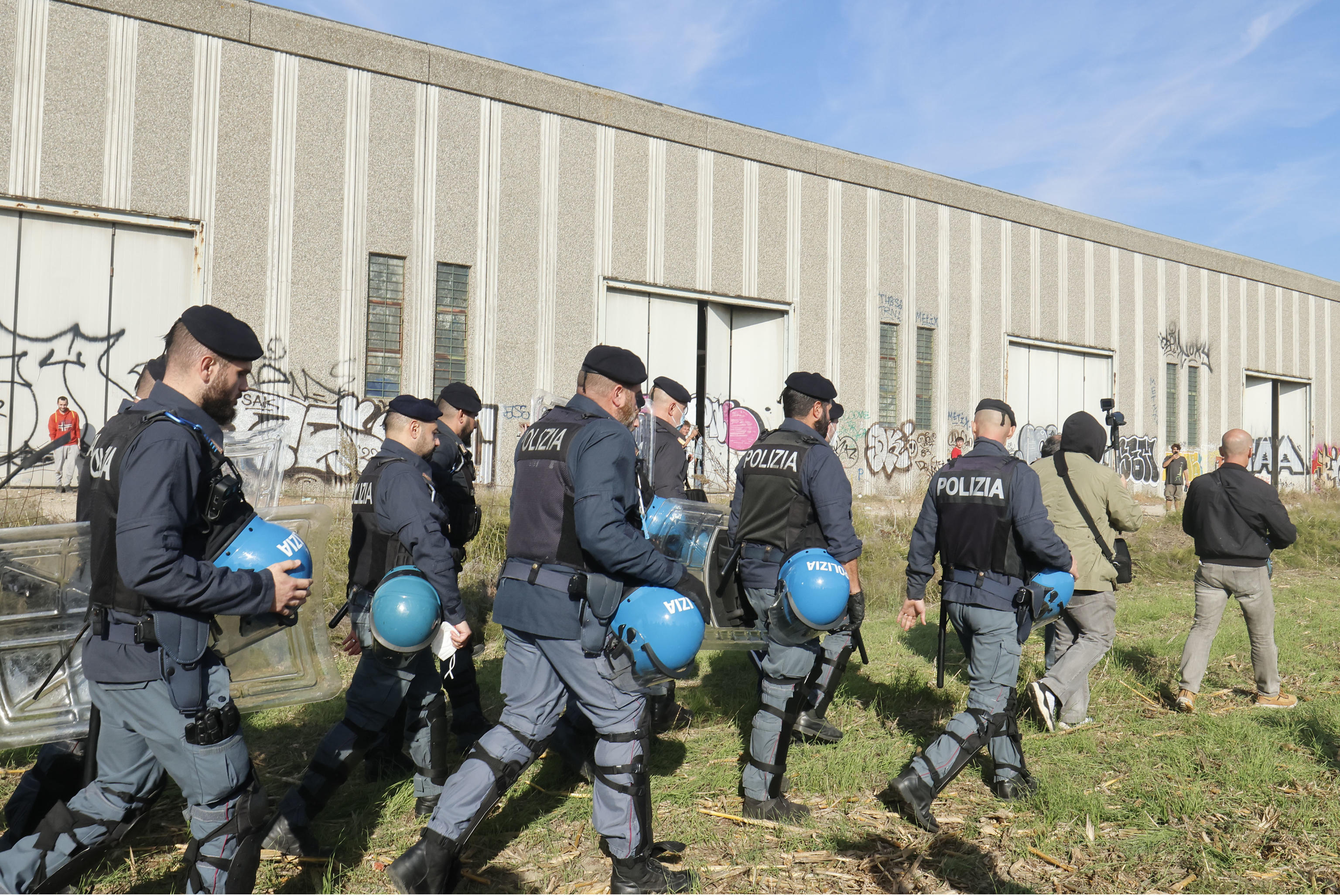 Il “rave” della polemica delle “generazioni perdute”