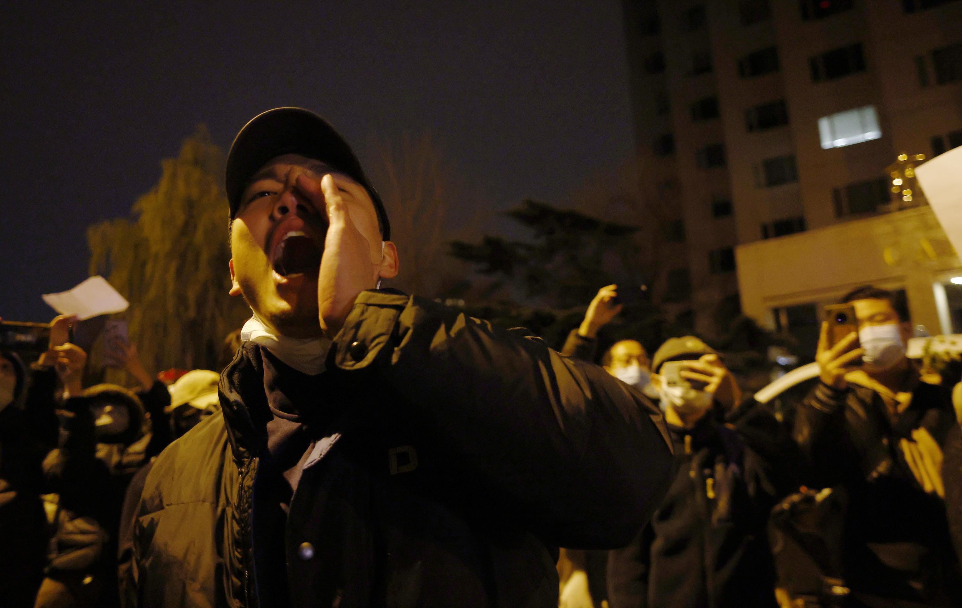Proteste in Cina, lo spiraglio: alleggerite le misure anti Covid