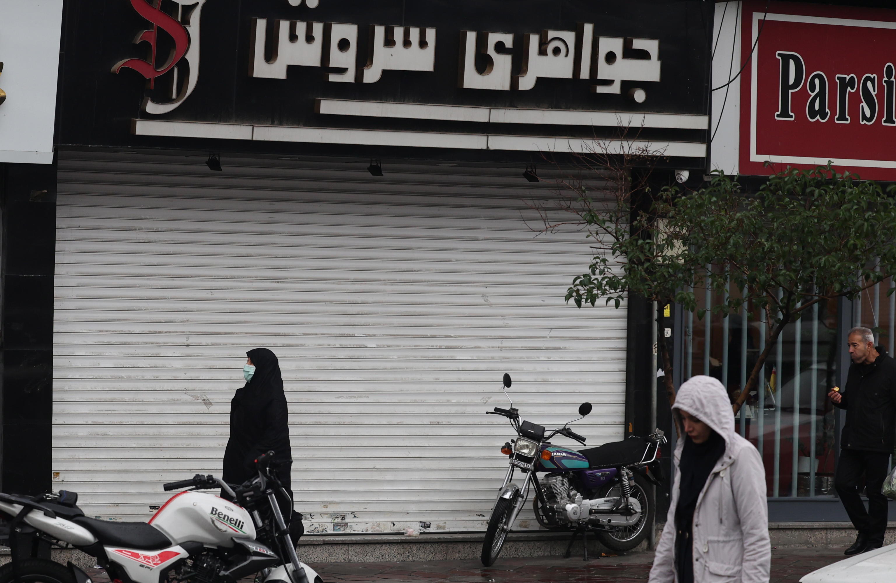 Proteste in Iran, scioperi e negozi chiusi
