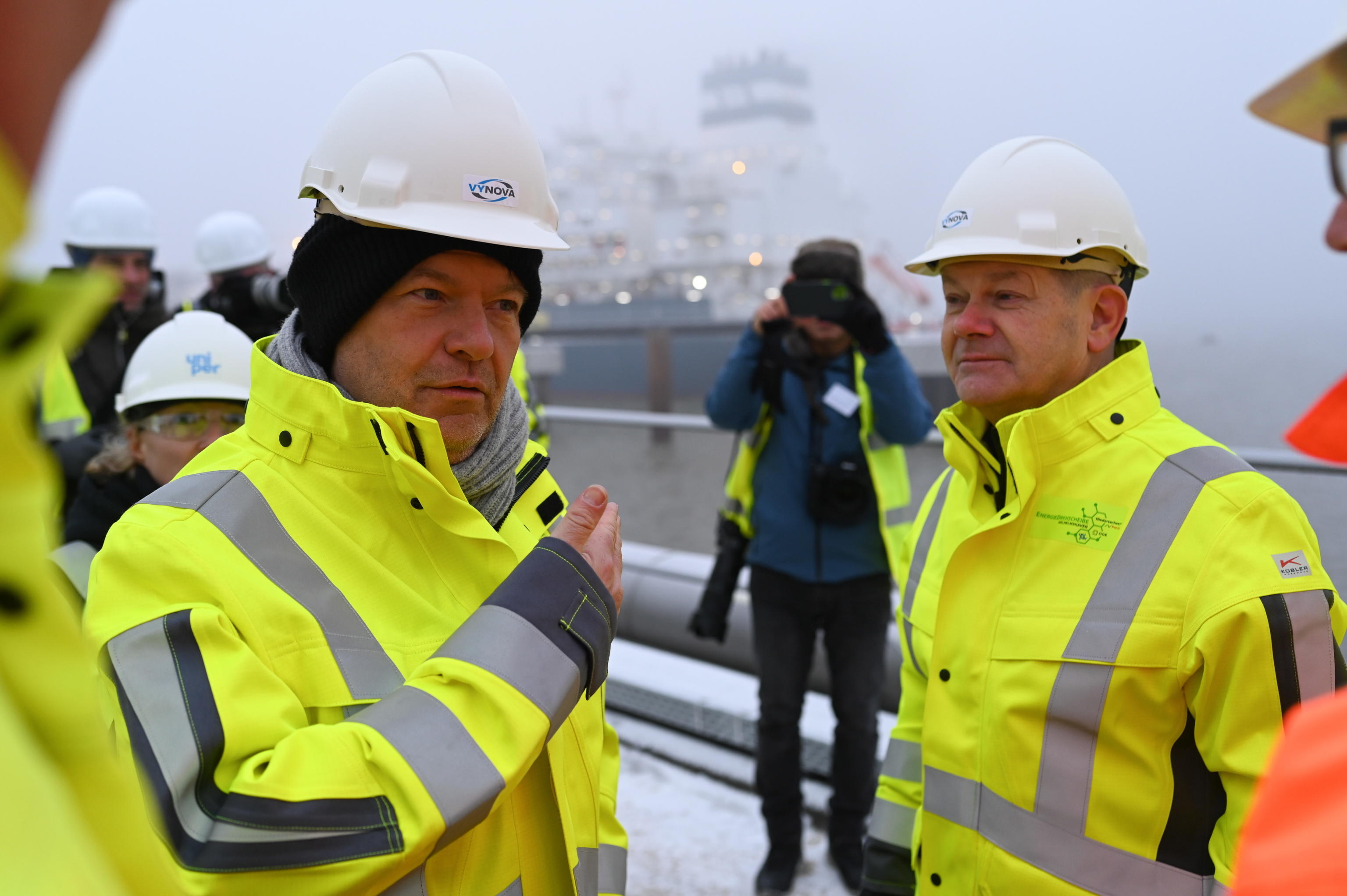 La Germania inaugura il primo rigassificatore off-shore