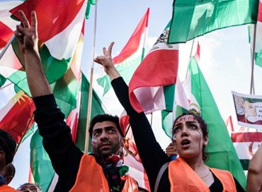 Armare la rivoluzione: per non morire di stupro