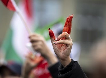 Iran: all’80enne Gohar Eshghi il premio Valore coraggio