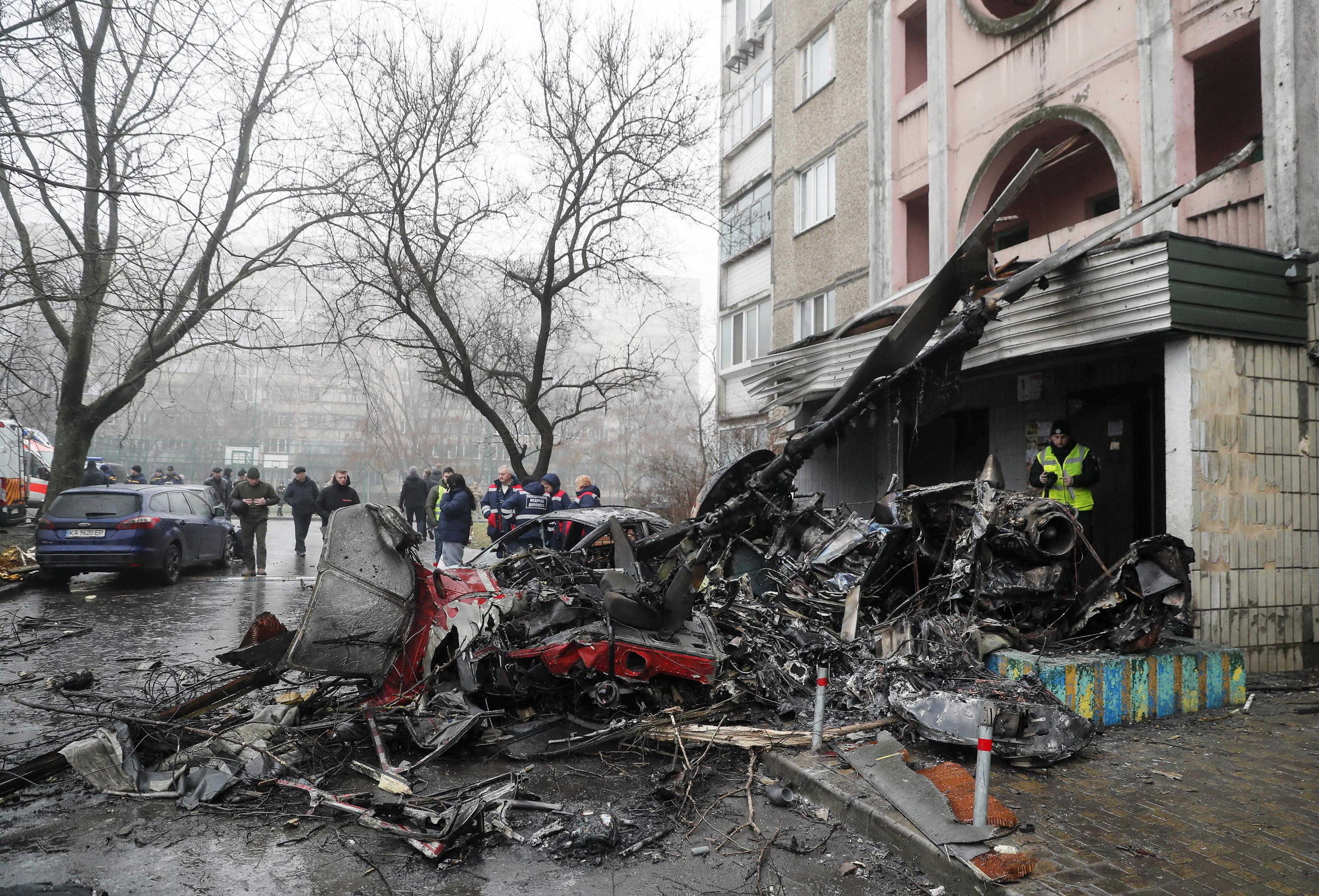 Ucraina: elicottero cade vicino a un asilo