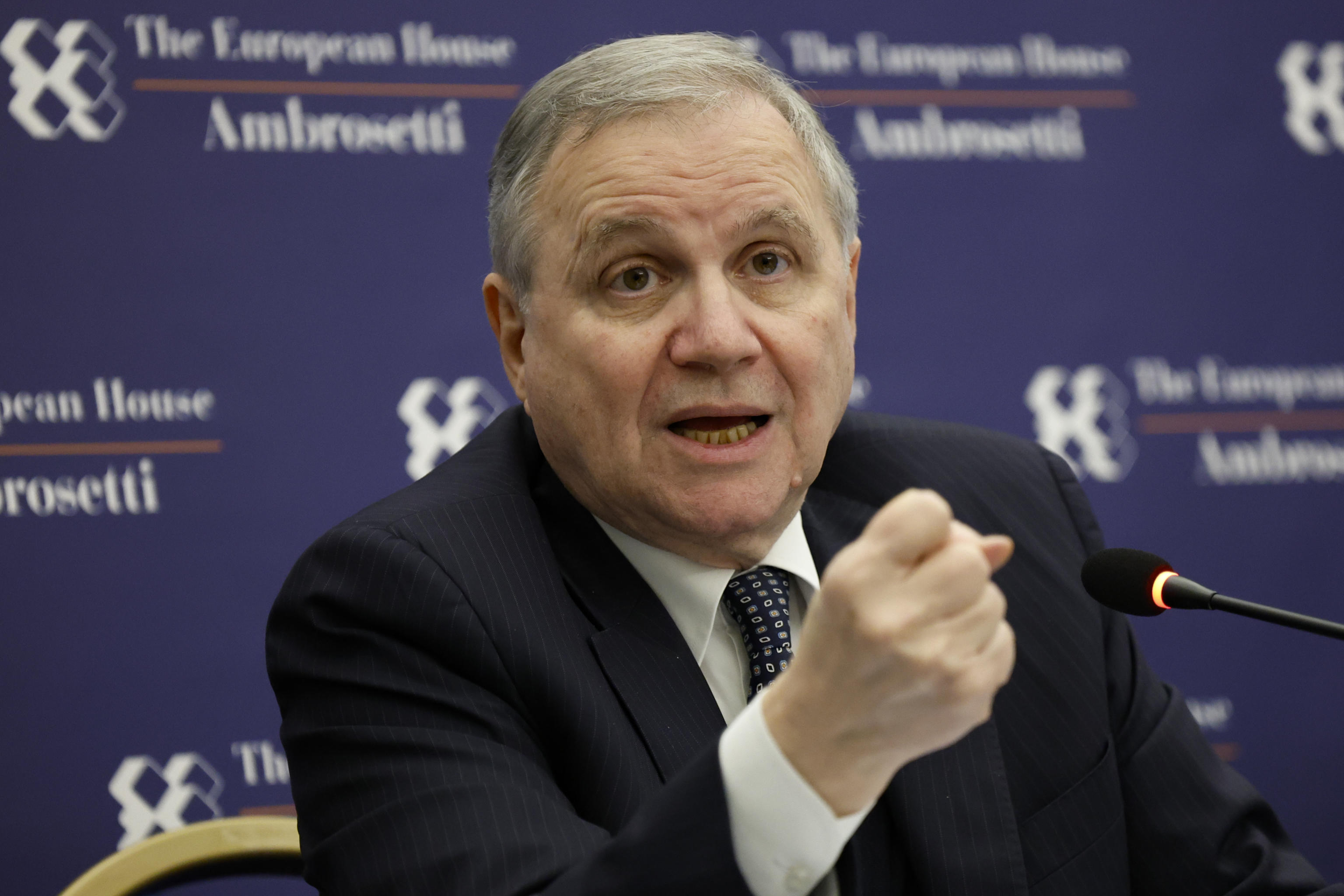 Bankitalia, Visco: “Prudenza sul debito e sui tassi della Bce”