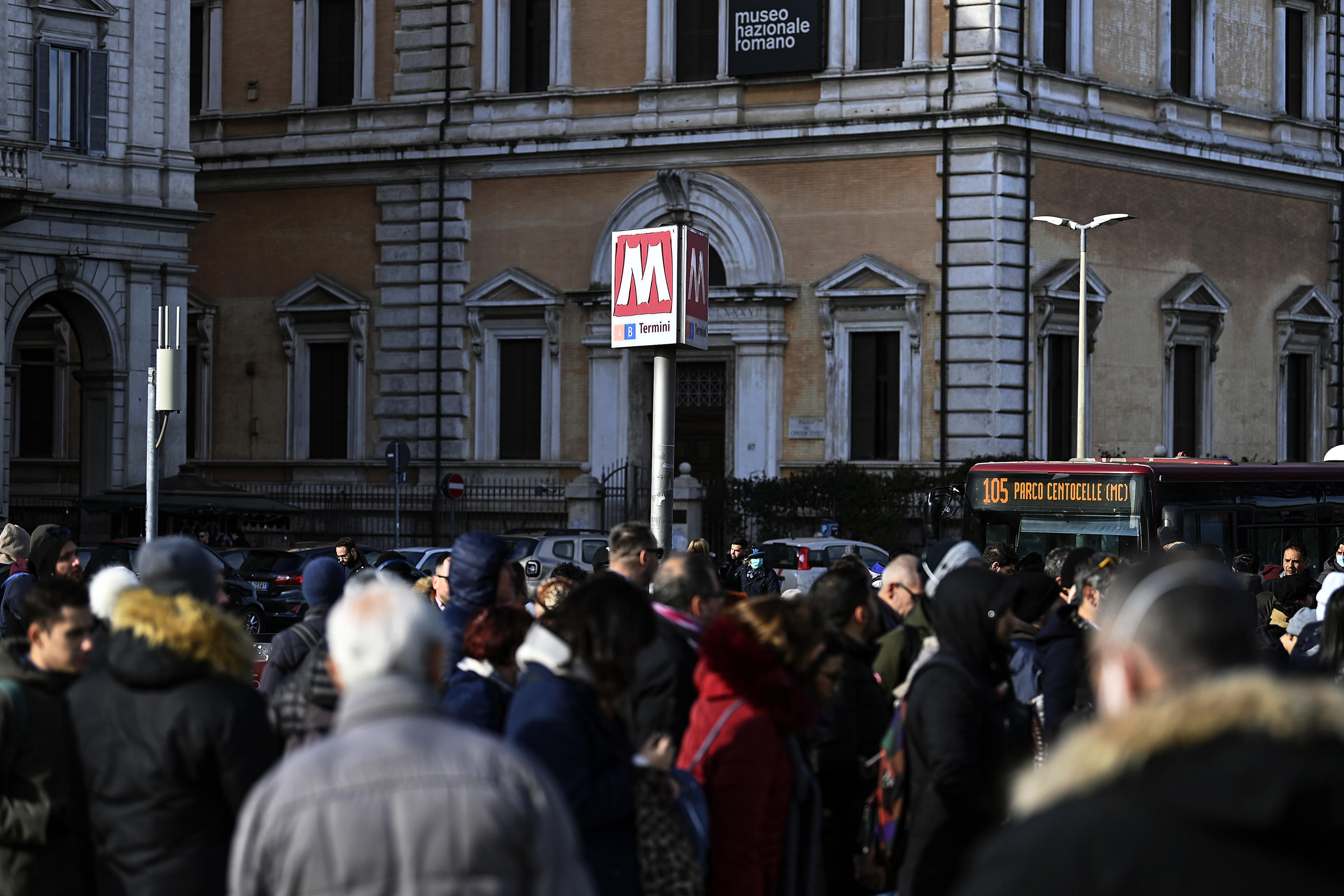 Roma, metro A ferma: una giornata di ordinario disagio