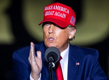 Trump, riammesso su Facebook e Instagram dopo due anni