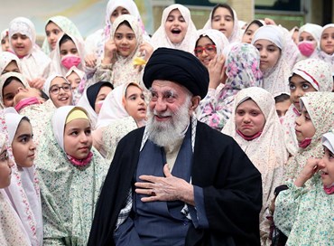 Iran grazia migliaia di detenuti, non i capi delle rivolte
