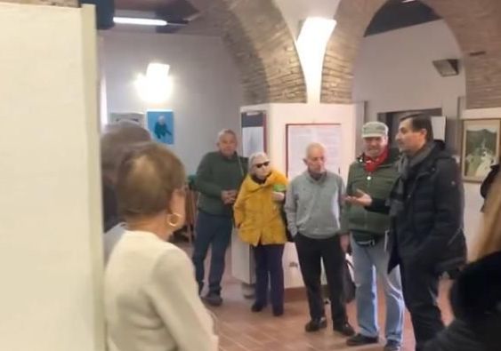 Comizio Pd nel centro anziani: è bufera