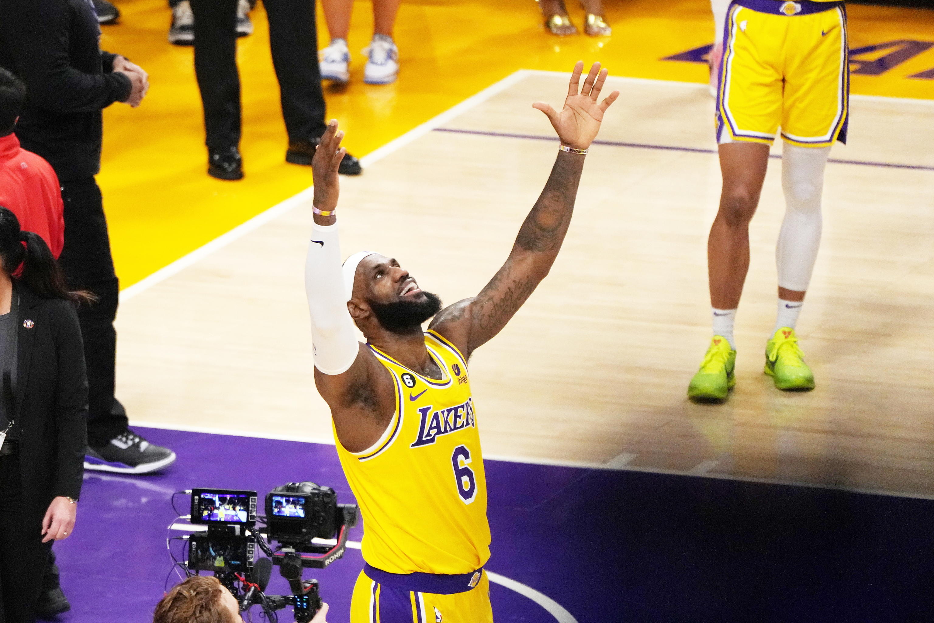 LeBron James: più in alto del gancio-cielo