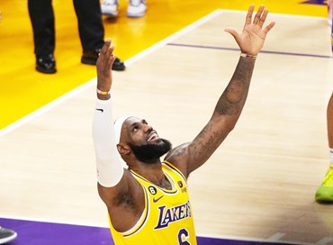 LeBron James: più in alto del gancio-cielo