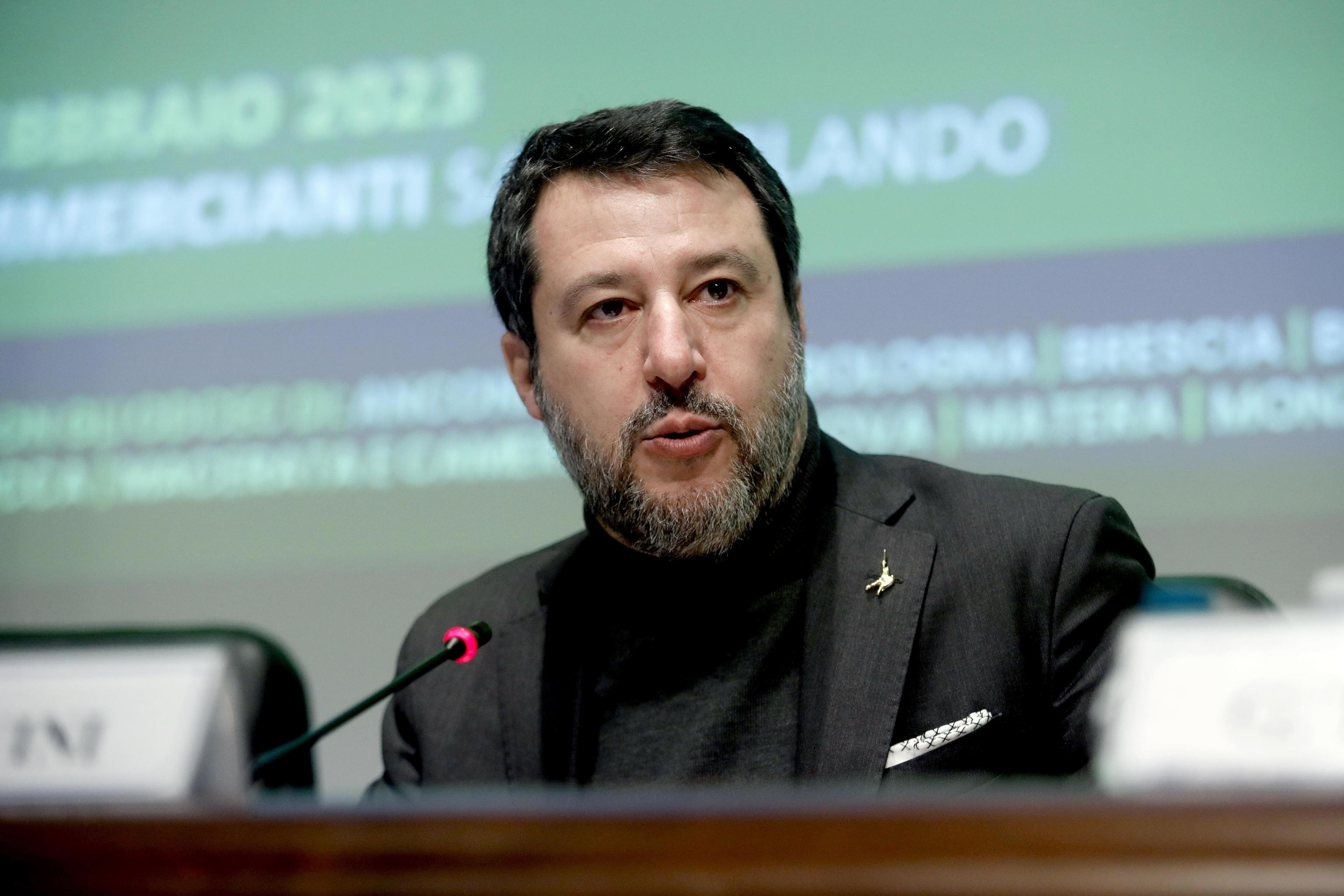 Regionali Lazio: Salvini punta sulla sicurezza, Pd offre il pranzo alla bocciofila