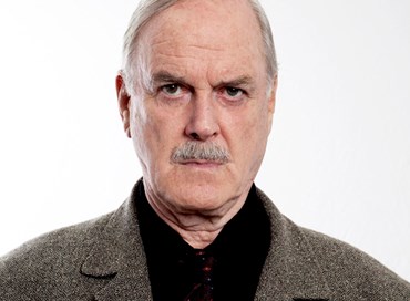 John Cleese gira il reboot di “Fawlty Towers”