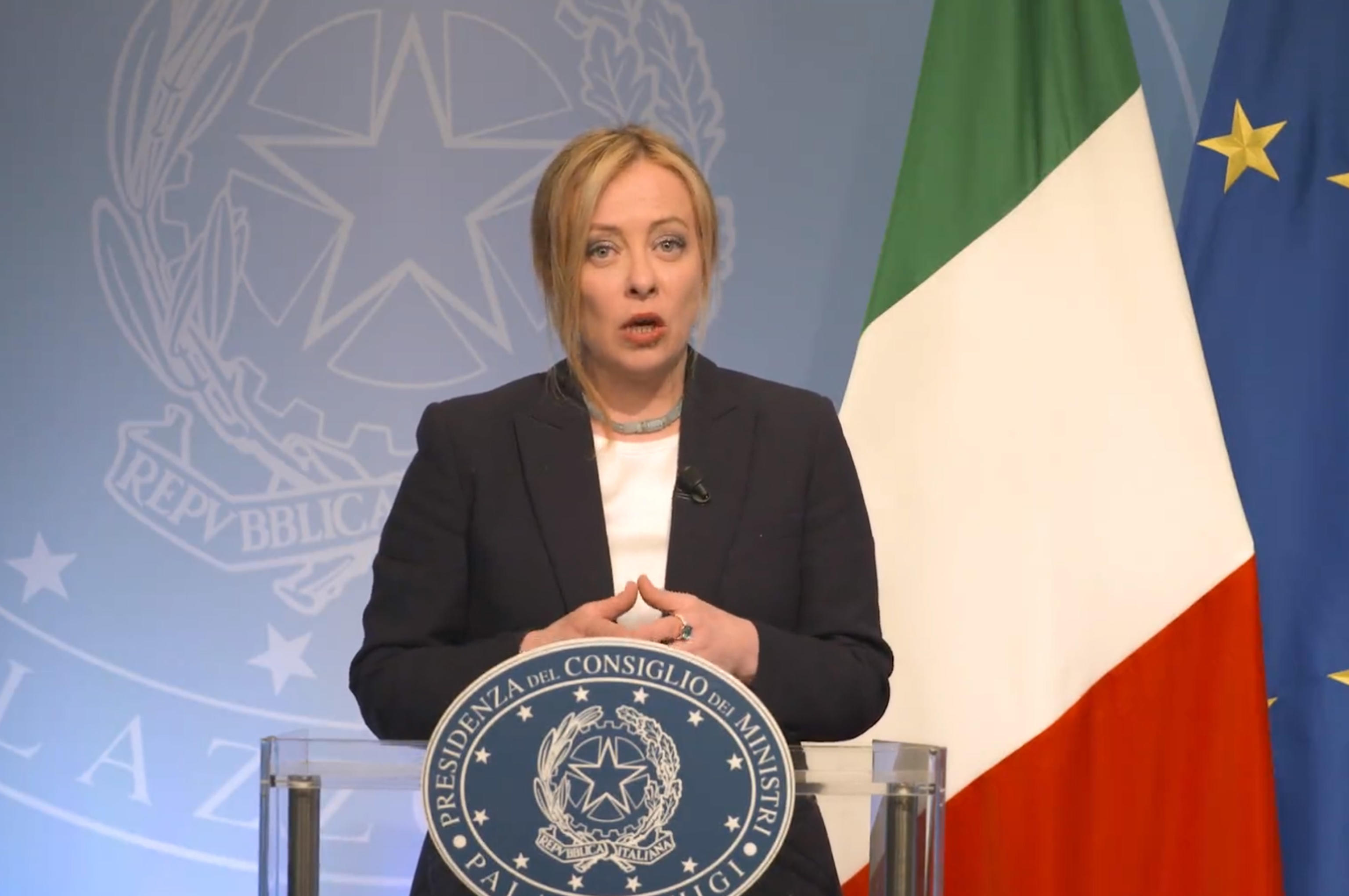 Meloni: “Il gender è un’ideologia che danneggia le donne”